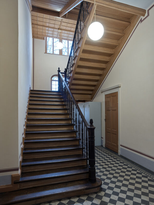 Schloss Marly, Treppenhaus 1, Erdgeschoss – Zustand 2020, nach Ertüchtigung