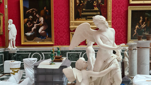 Der Raffaelsaal als „temporäres Kunstdepot“ während der Sanierung des Orangerieschlosses