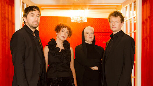 Lora Kostina Trio präsentiert mit Pascal von Wroblewsky