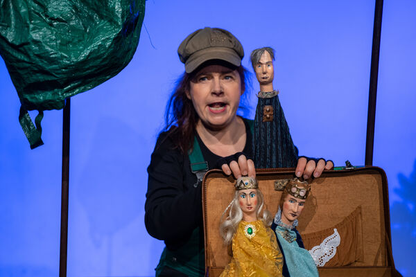 Froschkönig oder die grüne Minna, VIVIDI Figurentheater Chemnitz mit Frieda Friedemann