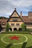 Schloss Cecilienhof, Innenhof mit Sternbeet