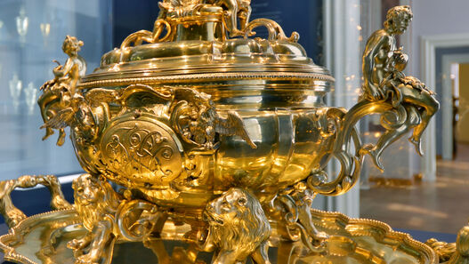 Deckelterrine mit Présentoir für Friedrich Wilhelm I., um 1730