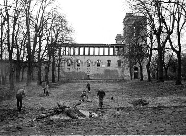 Belvedere Pfingstberg, Arbeitseinsatz 1988/89