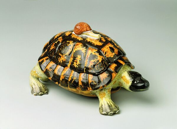 Fayencemanufaktur Straßburg, Terrine in Form einer Schildkröte, 1745–1754, Fayence © Museen der Stadt Bamberg, Sammlung Ludwig Fayencemanufaktur Straßburg, Terrine in Form einer Schildkröte, 1745–1754, Fayence