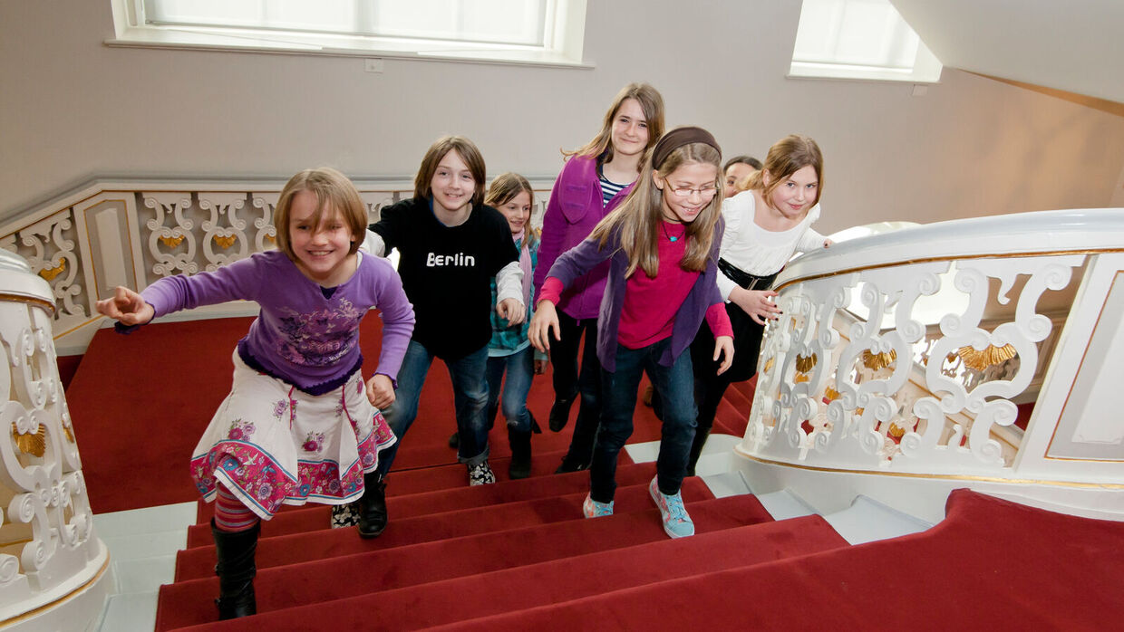 Wie lebte und arbeitete eine Königin?