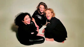 Katja Riemann, Franziska Hölscher und Marianna Shirinyan: Karneval des Glücks