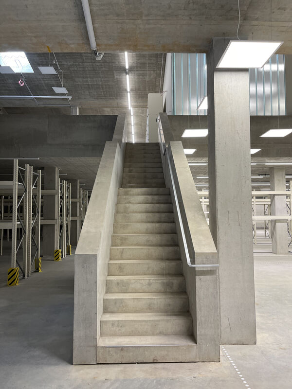 Neubau Skulpturendepot, Treppe zum Obergeschoss