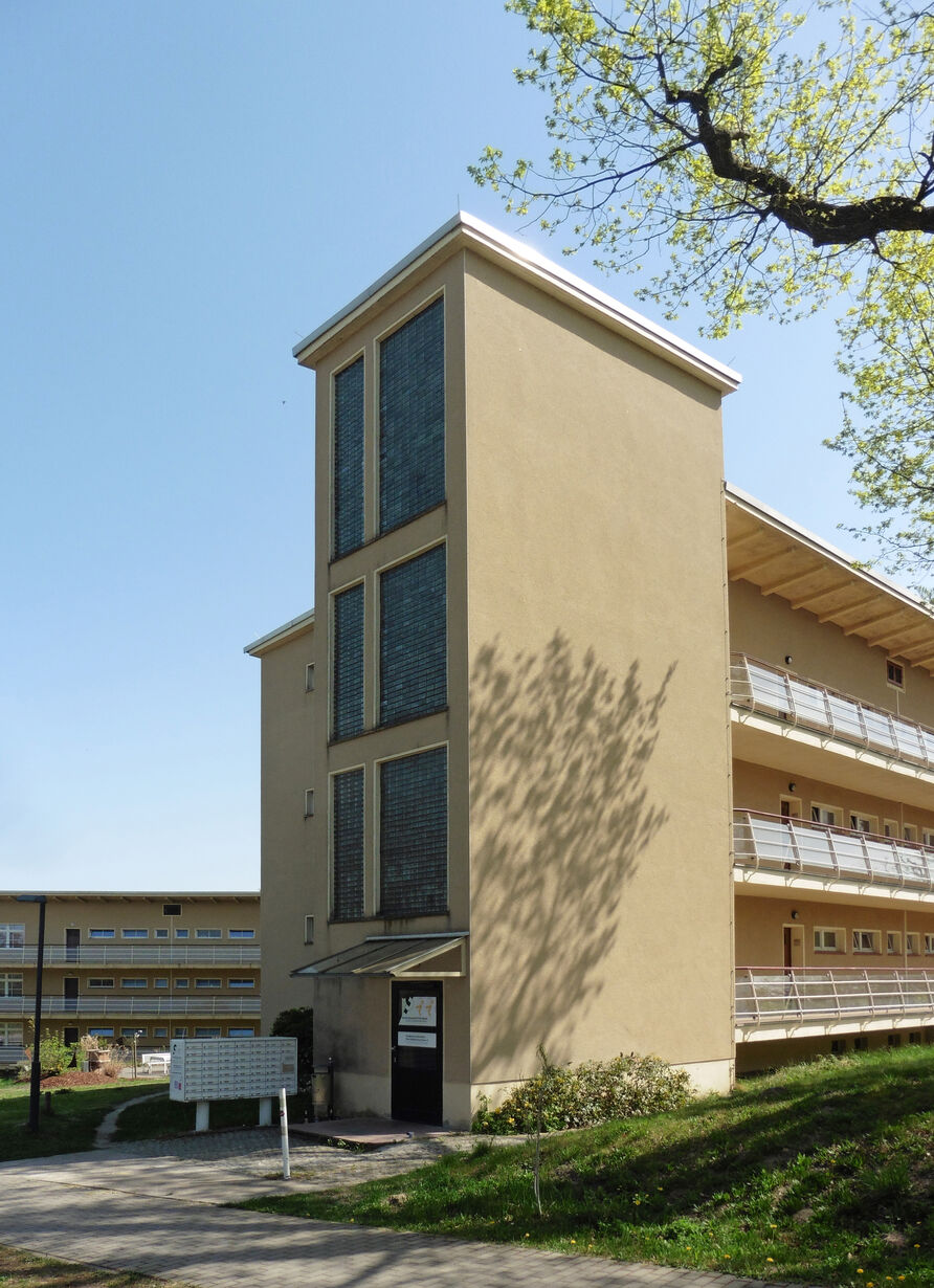 Studierendenwohnheim im Park Babelsberg, Treppenhausturm