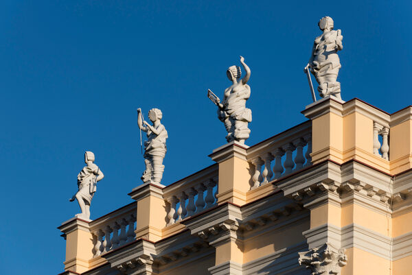 Berlin, Schloss Charlottenburg, Altes Schloss, Gartenfassade, Balustradenfiguren von Günter Anlauf, 1977/78