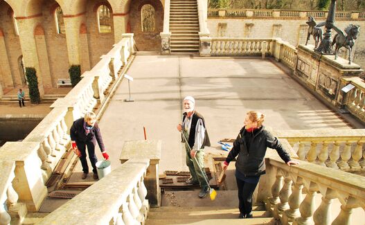 Arbeitseinsatz am, um und im Schloss Belvedere