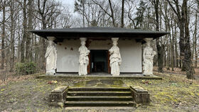 Am anderen Ort. Translozierte Bauwerke und Bauteile in Gärten Berlins und Brandenburgs