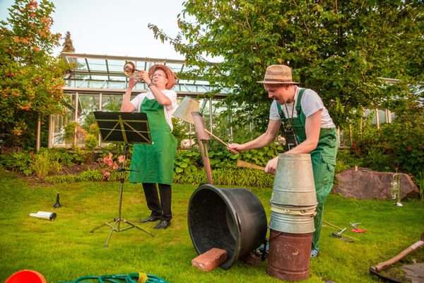 Aufgeweckte Gartenklänge