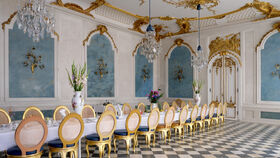 Teegenuss beim König: Mythos und Marmor in den Neuen Kammern