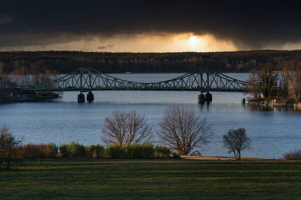Park Babelsberg, Blick zur Glienicker Brücke
