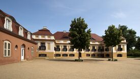 Schloss Caputh, Hofseite © SPSG / Leo Seidel Kunsttour
