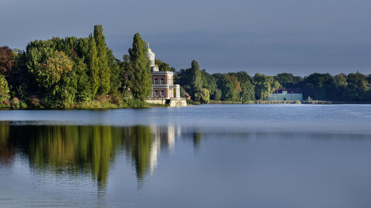 Blick über den Heiligensee zum Marmorpalais im Neuen Garten