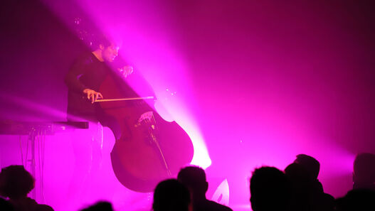 Jaspar Libuda auf der Bühne @ Dirk Bogdanski Jaspar Libuda bei einem Konzert im Jahr 2024