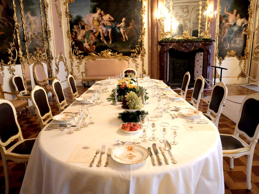 Weihnachtstafel im Unteren Konzertzimmer des Neuen Palais
