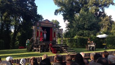New Palace – Hedge Theater