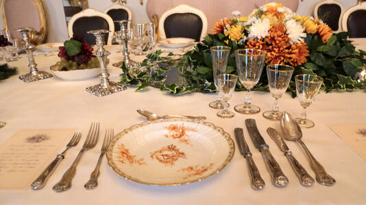 Neues Palais, Unteres Konzertzimmer, Weihnachtstafel