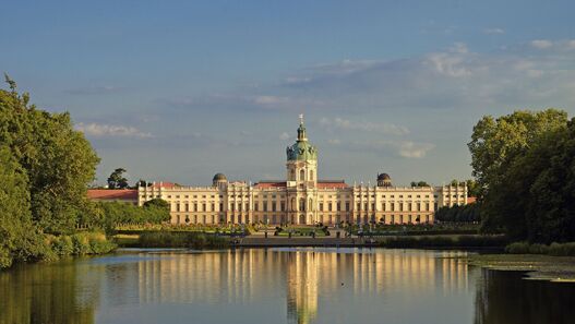 Blick über den Karpfenteich auf das Schloss Charlottenburg, Altes Schloss