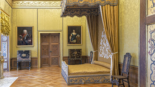 Schloss Charlottenburg, Schlafzimmer mit Paradebett