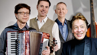 Karsten Troyke & Trio Scho