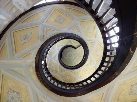 Schloss Pfaueninsel, Treppenturm innen, Wendeltreppe von unten nach oben fotografiert