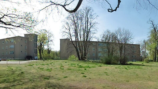 Studierendenwohnheime auf der Anhöhe im Park Babelsberg