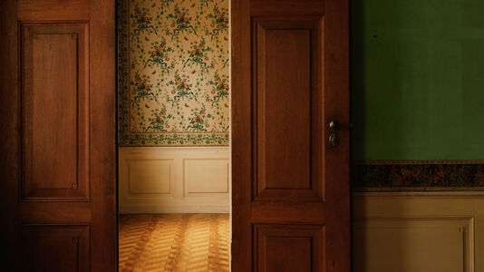 Schloss Pfaueninsel, Blick vom Teezimmer ins Spielzimmer