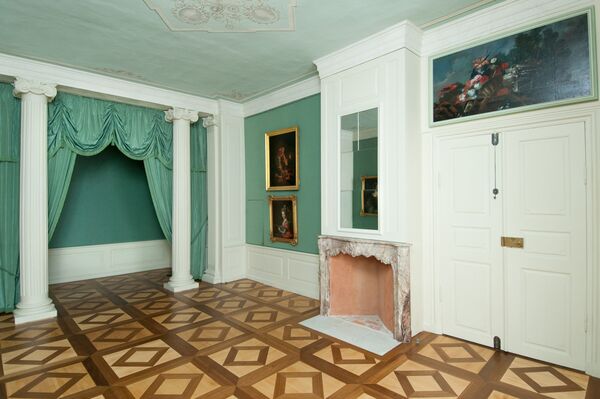 Schloss Rheinsberg, Sommerwohnung des Prinzen Heinrich, Schlafkammer (Sterbezimmer des Prinzen)