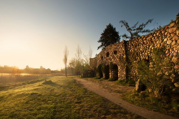 Feldsteingrotte im Lustgarten Rheinsberg