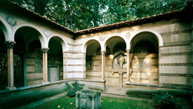 Der Klosterhof im Park Glienicke