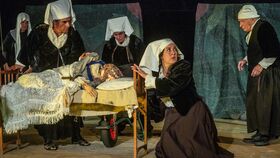 Es war einmal und war auch nicht... - Ton und Kirschen 