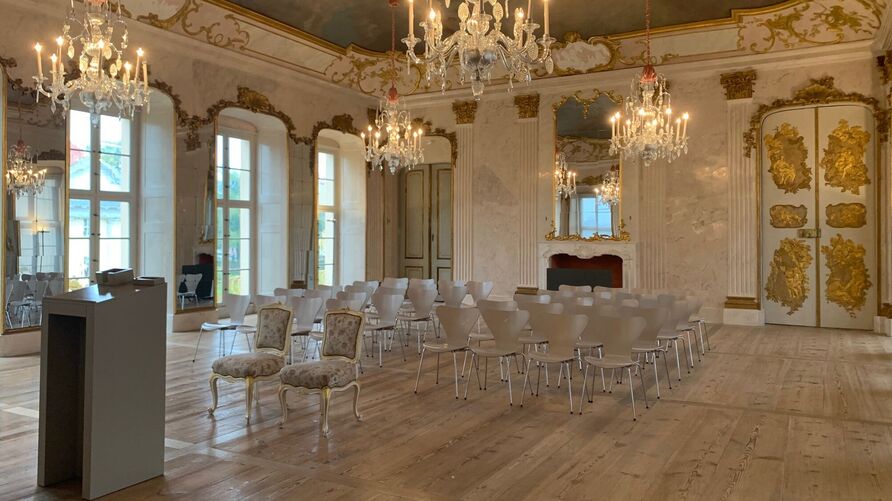 Schloss Rheinsberg – Spiegelsaal, Bestuhlung bei Eheschließung