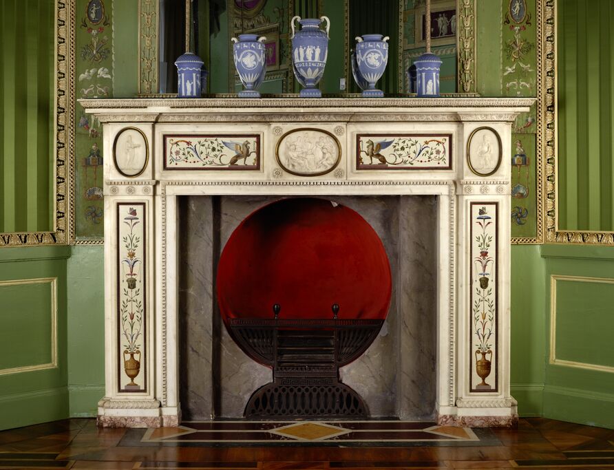 Marmorpalais, Kamin in der Grünen Kammer (Ankleidezimmer)