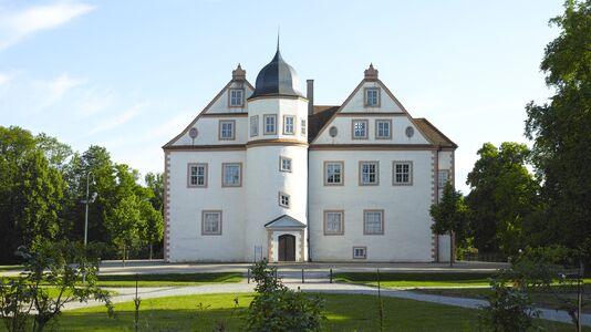 Blick auf das Schloss Königswusterhausen mit Treppenturm