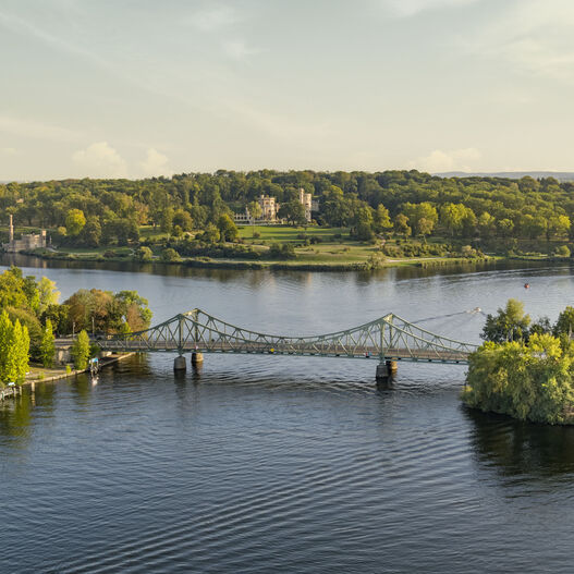Park Babelsberg mit Glienicker Brücke