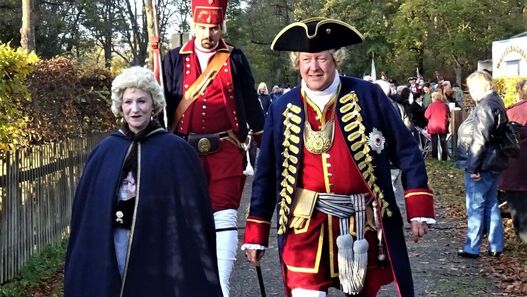 Mike Sprenger als König Friedrich Wilhelm I. und Manuela Sprenger als Königin Sophie Dorothea 