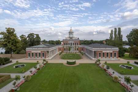 Außenansicht des Marmorpalais im Neuen Garten Potsdam