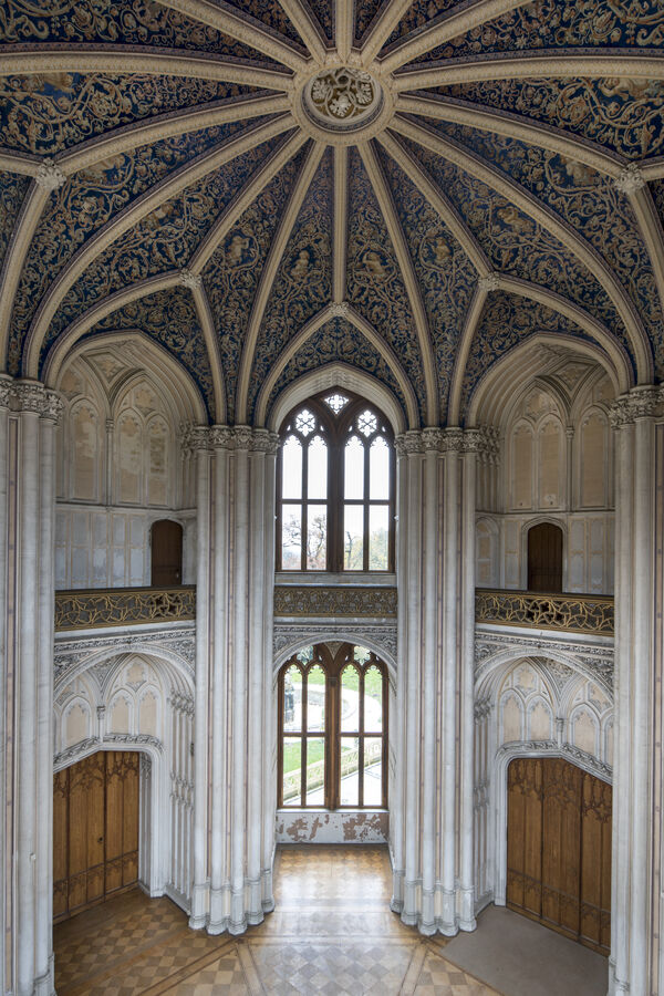 Schloss Babelsberg, INnenaufnahme: Blick von der Empore runter in den Tanzsaal