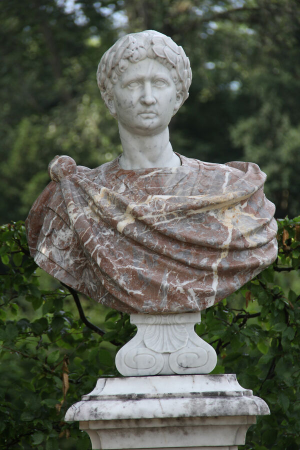 Park Sanssouci, Titus Vespasianus, Erstes Rondell, Frank Schauseil, Kopie (1992-1997) nach einer Antikenkopie der 1. Hälfte des 18. Jh.