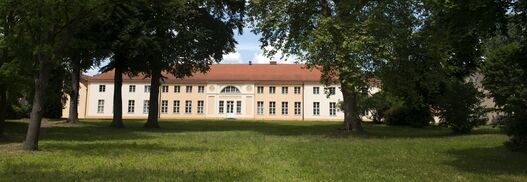 Schloss Paretz, Blick auf die Gartenfassade